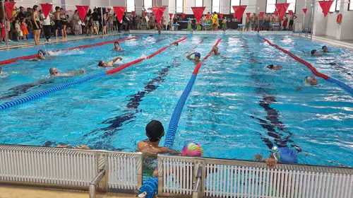 Söke'de havuzlar doldu taştı: 200 çocuk kulaç atmayı öğrendi