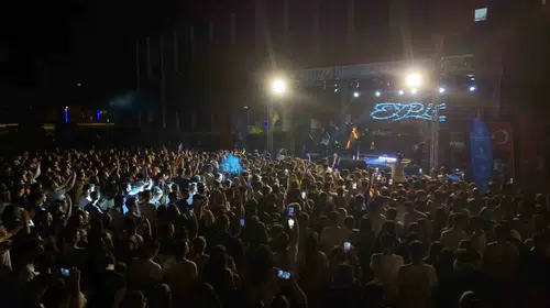 Aydın’da müzik rüzgarı: Eypio hayranlarını coşturdu