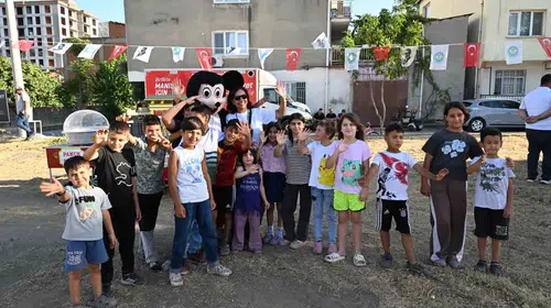 Manisa'da sokaklar şenlik alanına dönüştü: Komşuluk bağları yeniden güçleniyor