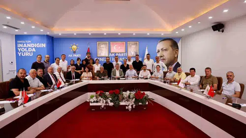 Denizli’nin yarınları için stratejik hamle: AK Parti’den tam kadro saha mesaisi