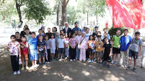 İncirliova'da minik öğrencilere başkan desteği: Geleceğimiz emin ellerde