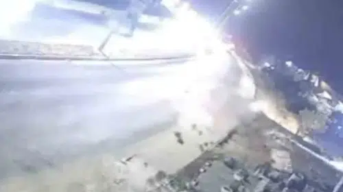 Bodrum'da korku dolu anlar: Hızını alamayan otomobil otoparka uçtu