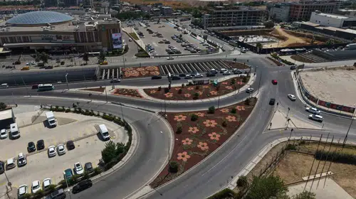 Gaziemir’in kalbi çiçek açtı: ESBAŞ Kavşağı’nda estetik dönüşüm
