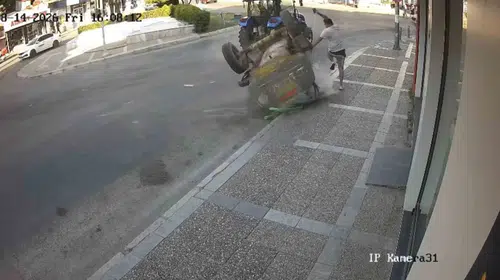 İzmir’de kaldırımda dehşet anları: Telefonla konuşurken ölümden döndü