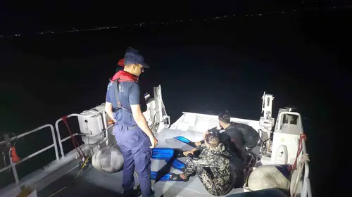 Bodrum açıklarında tehlikeli yolculuk: Sınırı yüzerek geçmek isterken yakalandılar