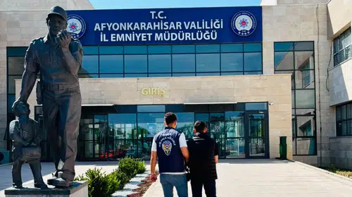 Afyonkarahisar’da dijital dolandırıcılara geçit yok: Aranan hükümlü yakalandı