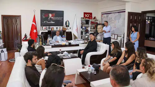 Efelerli gençlerin üniversite zaferi Başkan Yetişkin’i gururlandırdı