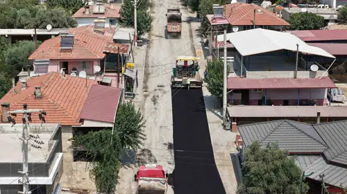 Kuyucaklıların yol çilesi bitiyor: İki mahalle arasında asfalt seferberliği
