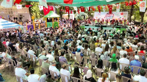 Efeler'de miniklere sahne kapıları açılıyor: Çocuklar hem izleyecek hem oynayacak