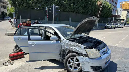 Uşak’ta trafik dehşeti: Kamyonet devrildi, 4 kişi hastanelik oldu