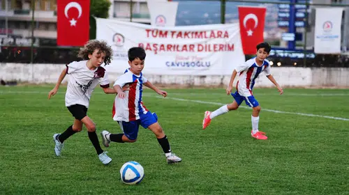 Denizli’de bayram havası: Zafer coşkusu spor sahalarına taşınıyor