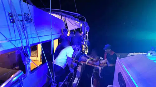 Marmaris açıklarında acil durum: Yatta yaralanan kişi için zamanla yarışıldı