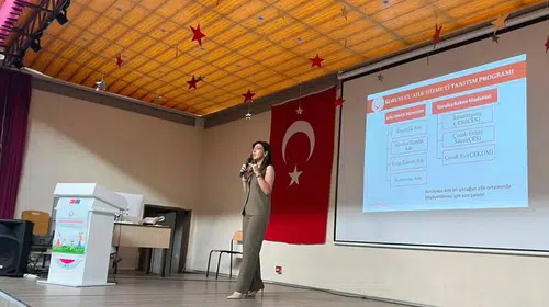 Şuhut’ta çocuklara sıcak yuva seferberliği: Koruyucu aile modeli masaya yatırıldı