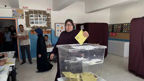 Üç ilde seçim heyecanı: Binlerce seçmen sandık başında