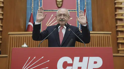 CHP'de Geçiş Tartışmaları Derinleşiyor, Kılıçdaroğlu'nun Adaylığı Belirsizlik Yarattı