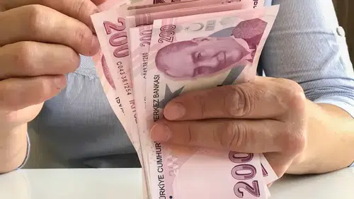 Kademeli emeklilik düzenlemesi bekleniyor, Meclis'teki teklifler takip ediliyor.