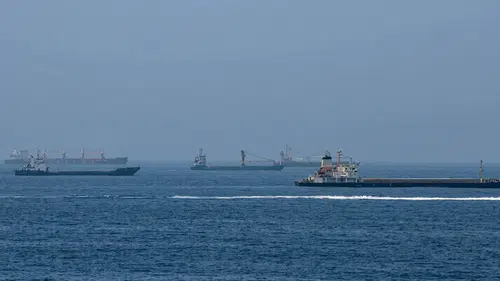 Umman açıklarında tanker 3 mühimmatla vuruldu