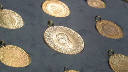 Gram altın 6 bin 860 liraya yükseldi, ons fiyatı toparlandı