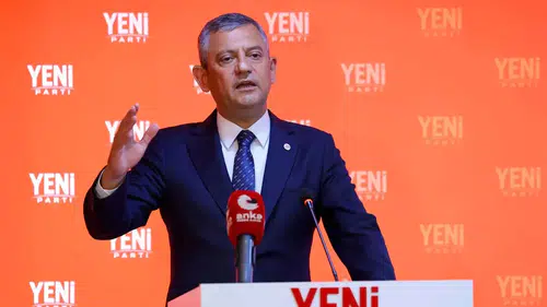 Yeni Parti Genel Başkanı Özel'den İzmir'in kurtuluşu mesajı