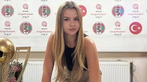 Turgutluspor'un yeni teknik direktörü 22 yaşındaki Zeynep Mestan oldu