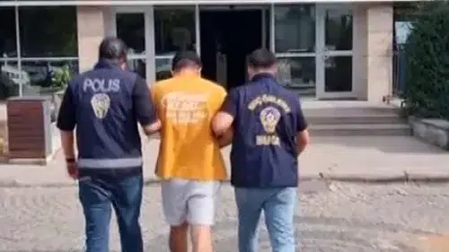 Buca’da suç dosyası kabarık iki firari polisin takibinden kaçamadı