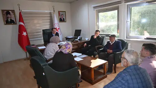 Çay’da kapılar ardına kadar açıldı: Kaymakam Türker vatandaşla yüz yüze görüştü