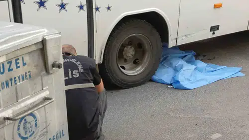 Manisa'da yürek yakan kaza: Servis minibüsünün çarptığı 8 yaşındaki çocuk yaşamını yitirdi