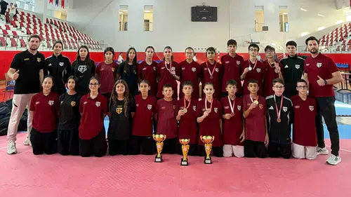 Aydınlı genç taekwondocular Kütahya’da zirveye yerleşti
