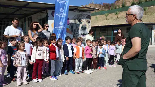 Miniklerden can dostlara anlamlı ziyaret: Sevgi tohumları Aydın’da yeşeriyor