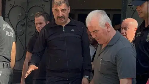 Kula Belediye Başkanı Dönmez’in yargılandığı davada kritik erteleme kararı