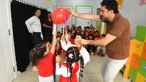Yunusemre'de miniklerin gülüşleri sağlıkla parlıyor