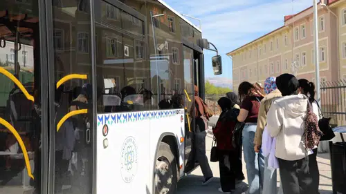 Kötekli’de yokuş çilesi bitti: Öğrencilerin ulaşımına belediye dokunuşu