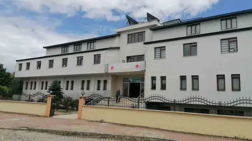Çivril’de kanlı hesaplaşma: Komşular arasındaki silahlı kavgada 6 kişi cezaevine gönderildi