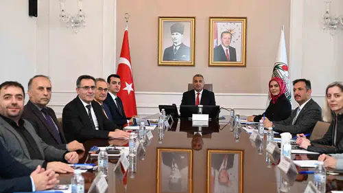 Manisa istihdam seferberliğinde vites yükseltti: Binlerce kişiye iş kapısı açıldı