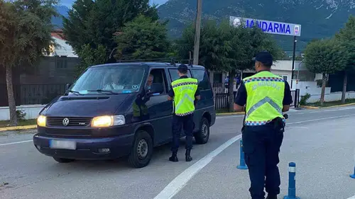 Muğla yollarında sıkı denetim: Yüzlerce sürücüye ceza, onlarcasına trafikten men