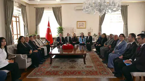 Manisa'da muhtarlarla kritik zirve: Yerel yönetimin nabzını tuttular