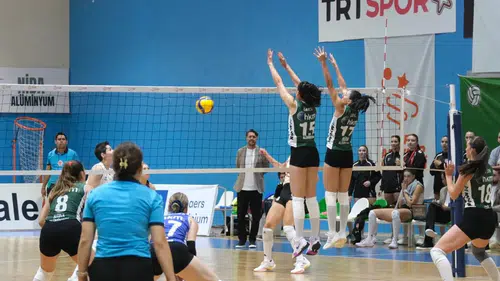 Bodrumspor voleybolda sezona sert bir başlangıç yaptı