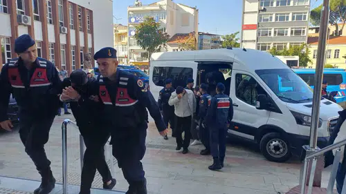 Aydın'da zehir tacirlerine yönelik dev operasyon: 71 gözaltıdan 3'ü cezaevini boyladı