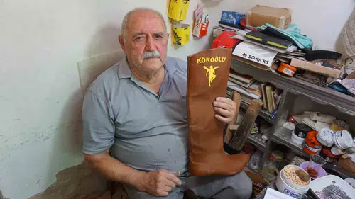 Ege’nin asırlık sesi: Körüklü çizmenin dünyadaki son temsilcisi
