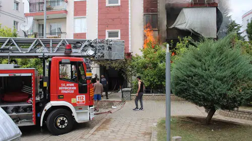 Efeler'de evleri küle dönen aile için umut ışığı: Muhtardan acil destek çağrısı