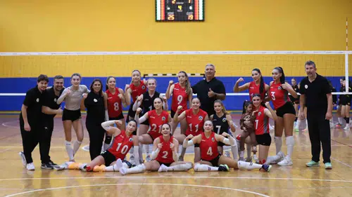 Turgutlu temsilcilerinden hafta sonu mesaisi: Voleybolda zafer, basketbolda hüzün