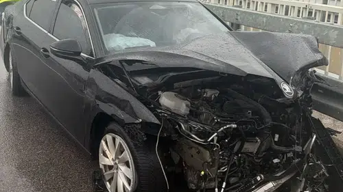 Koçarlı Belediye Başkanı Özgür Arıcı kaza atlattı: Makam aracı hurdaya döndü