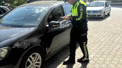 Çal polisi sahaya indi: Hem trafikte hem dijital dünyada güvenlik seferberliği