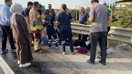 Manisa yolunda tehlikeli ihmal: Mazot dökülen virajda iki motosiklet peş peşe devrildi