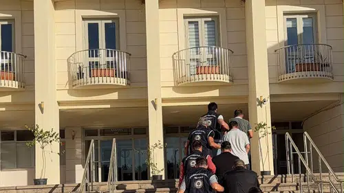 Bodrum'da göçmen kaçakçılarına ağır darbe: Adliye çıkışı cezaevini boyladılar