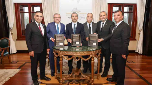 Afyonkarahisarlı öğrencilere İŞKUR'dan büyük destek: Hem harçlık hem sigorta