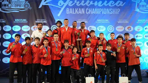 Denizlili pehlivanlar Hırvatistan'da destan yazdı: 6 madalya ile döndüler