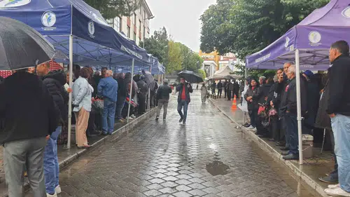 Denizli’de Şeniz Doğan için adalet çağrısı: Yağmura rağmen meydanı terk etmediler