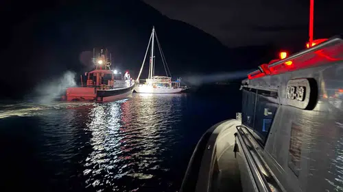 Ege sularında kaçakçılık operasyonu: Gezi teknesi göçmenleri taşıyordu