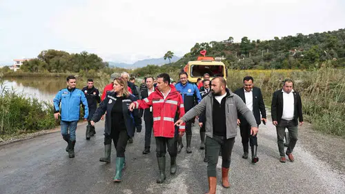 Dalaman’da metrekareye 118 kilogram düştü: Başkan Aras sel bölgesinde incelemelerde bulundu